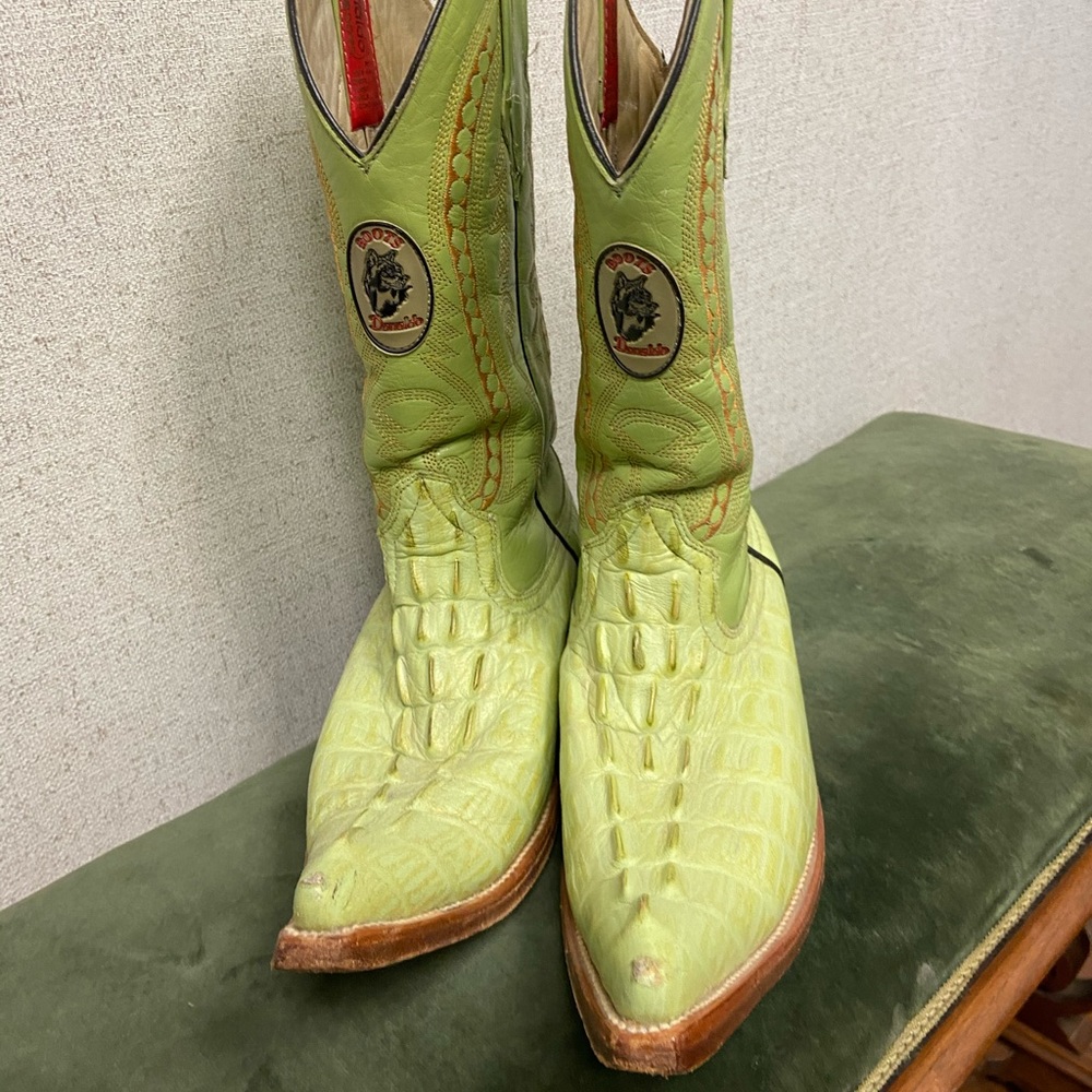 Donaldo green boots